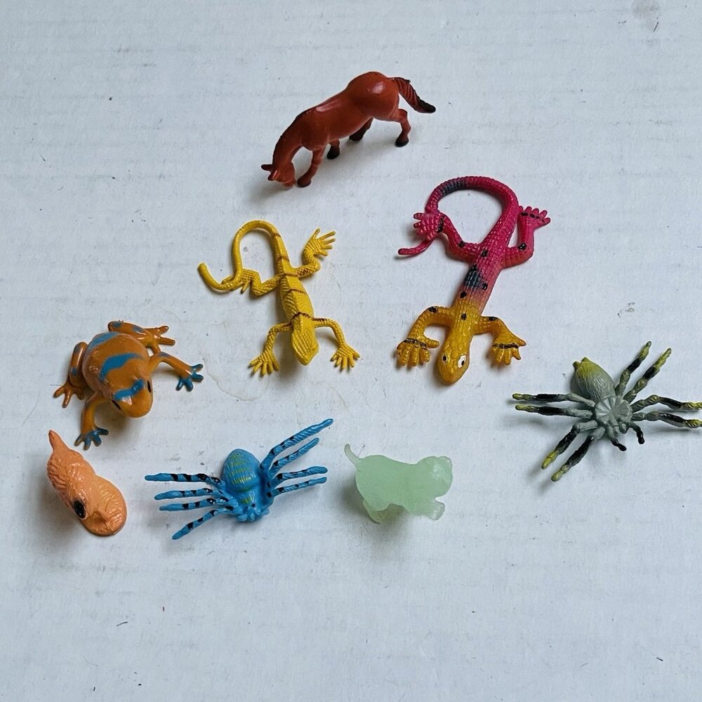 Insect Figure Animal Cat Lizard Chicken Horse Spider Frog 8 Pieces Kids Learn